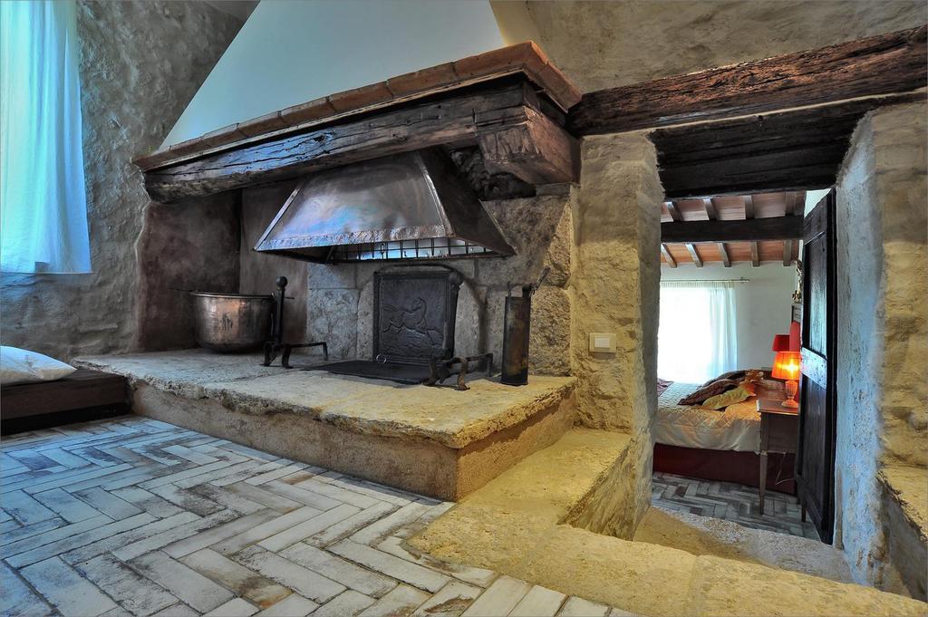 Agriturismo La Pieve كولّي فال ديلسا المظهر الخارجي الصورة